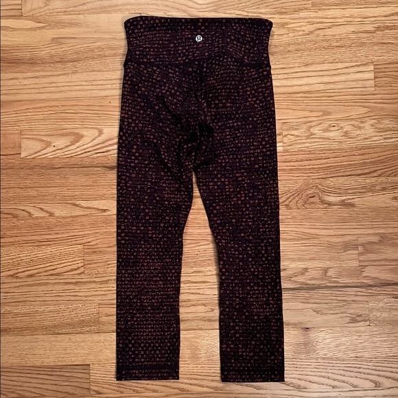 Lululemon Wunder Under III Cropped leggings 
Size 2 - Picture 1 of 5